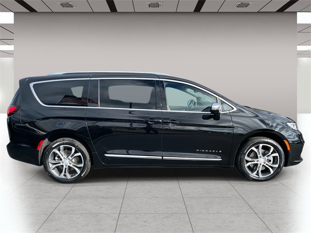 New 2026 Chrysler Pacifica Pinnacle image 2