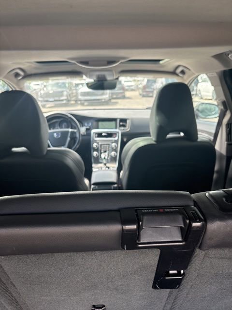 Used 2016 Volvo V60 T5 Cross Country AWD/4WD image 31