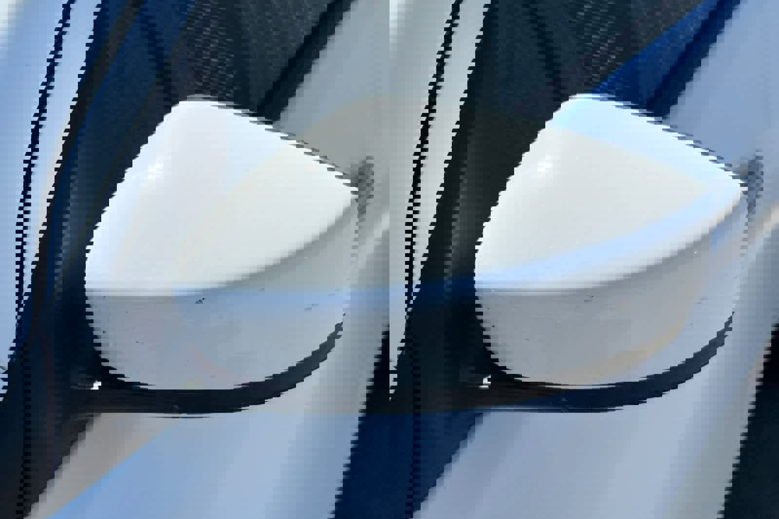 Used 2016 Nissan Versa SV image 9