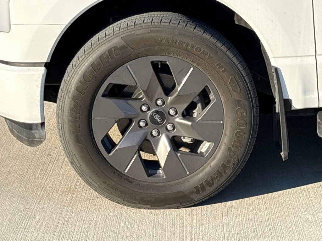 Used 2024 Ford F150 Lightning Flash image 11