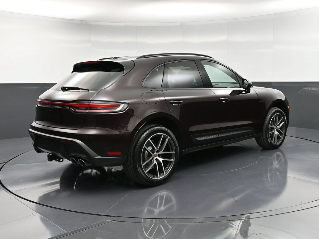 Certified 2026 Porsche Macan AWD/4WD image 8