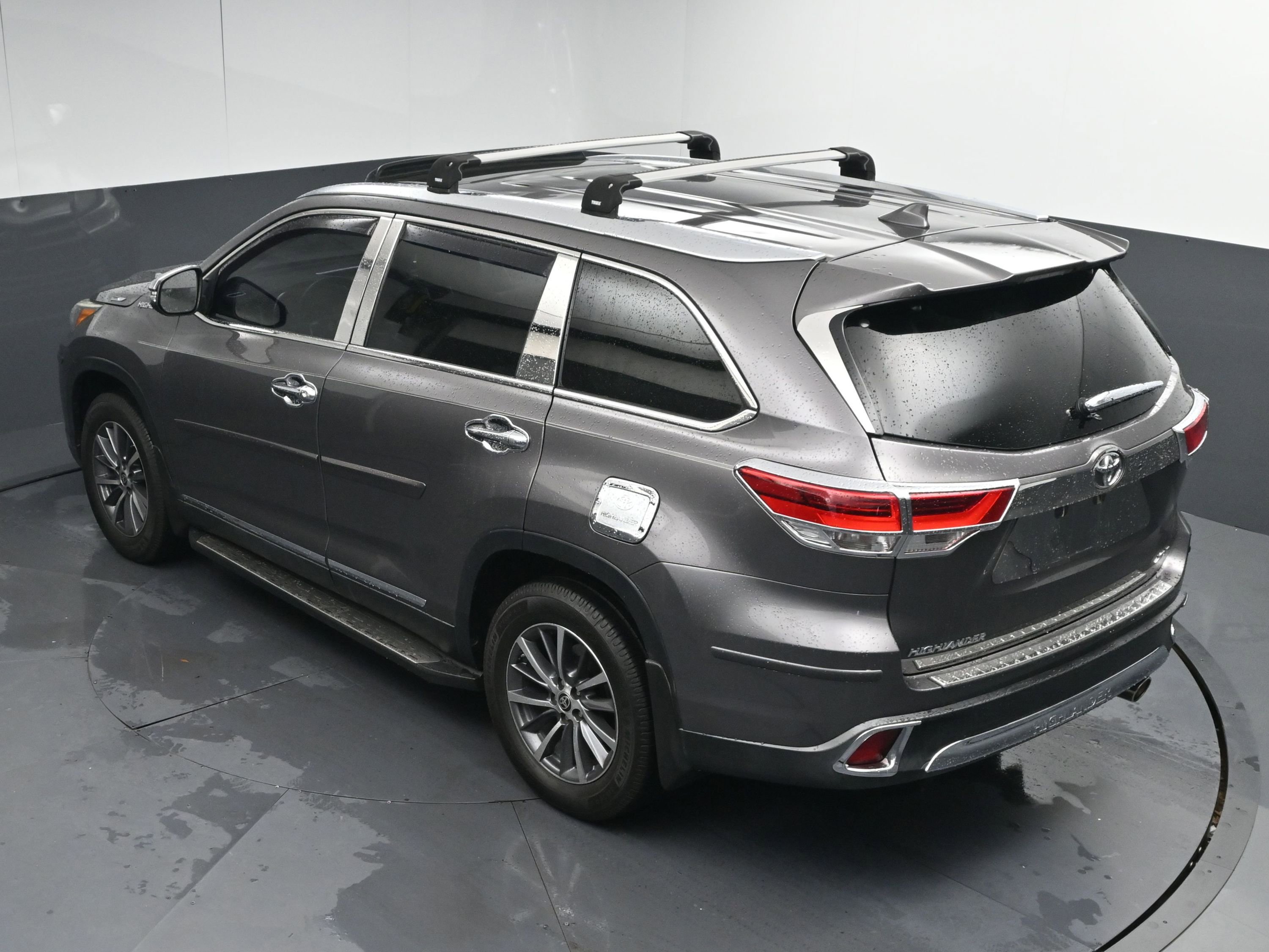 Used 2019 Toyota Highlander XLE image 29
