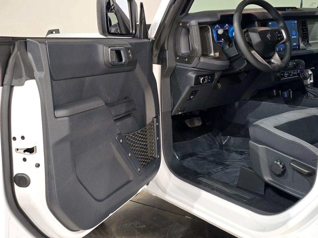 New 2025 Ford Bronco Base image 13