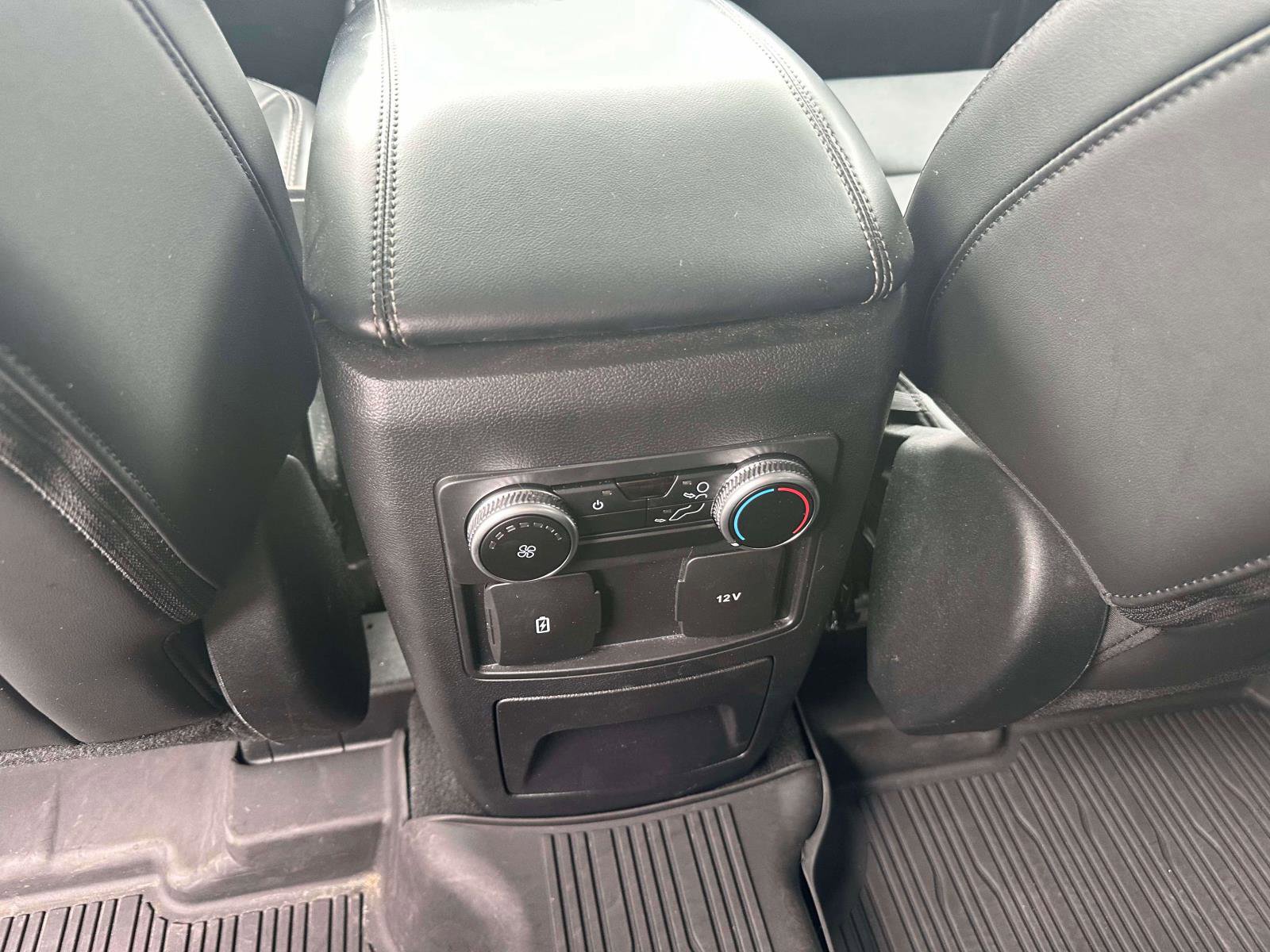 Used 2022 Ford Explorer XLT w/ Equipment Group 202A image 12