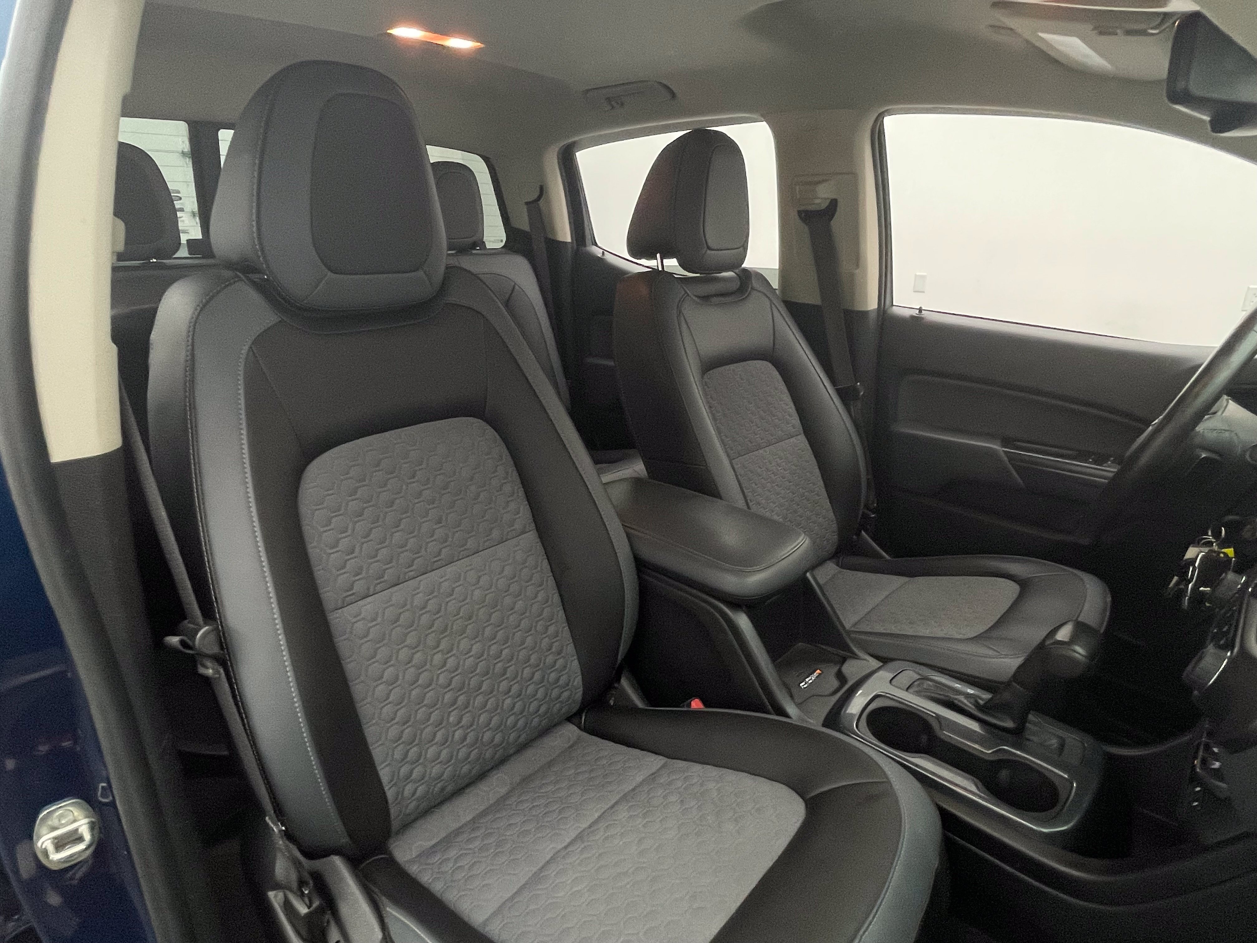 Used 2019 Chevrolet Colorado Z71 AWD/4WD image 34