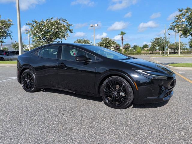 Used 2025 Toyota Prius FWD image 1
