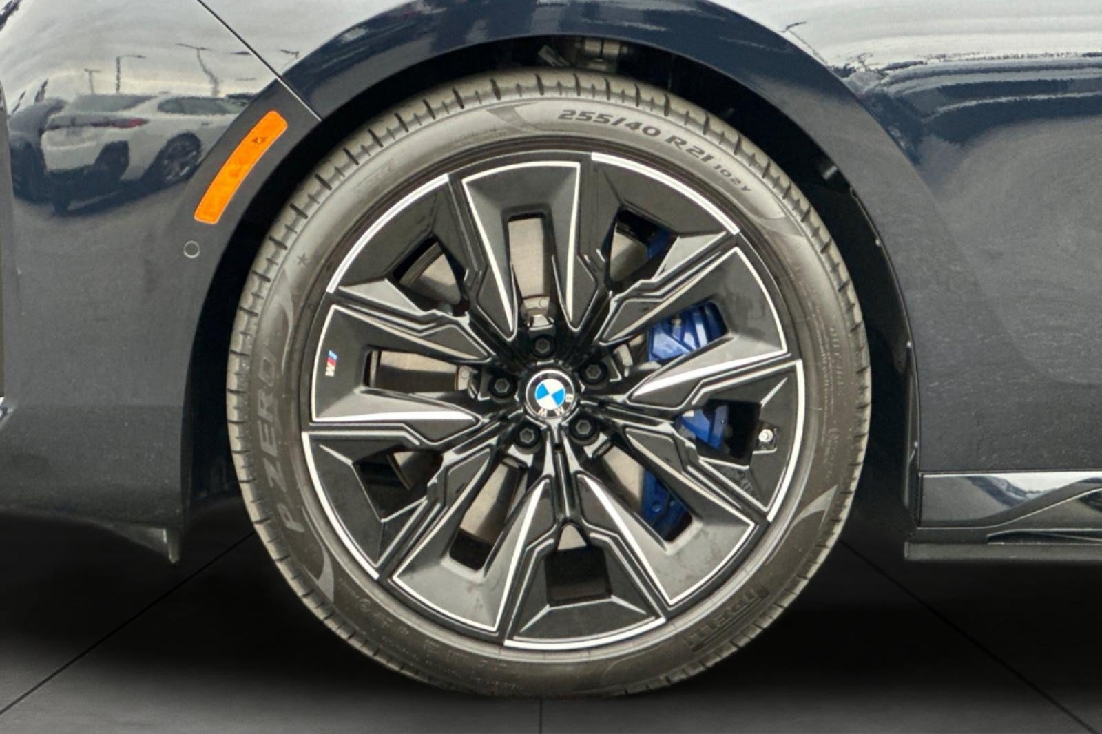 Used 2025 BMW i7 xDrive60 AWD/4WD image 25