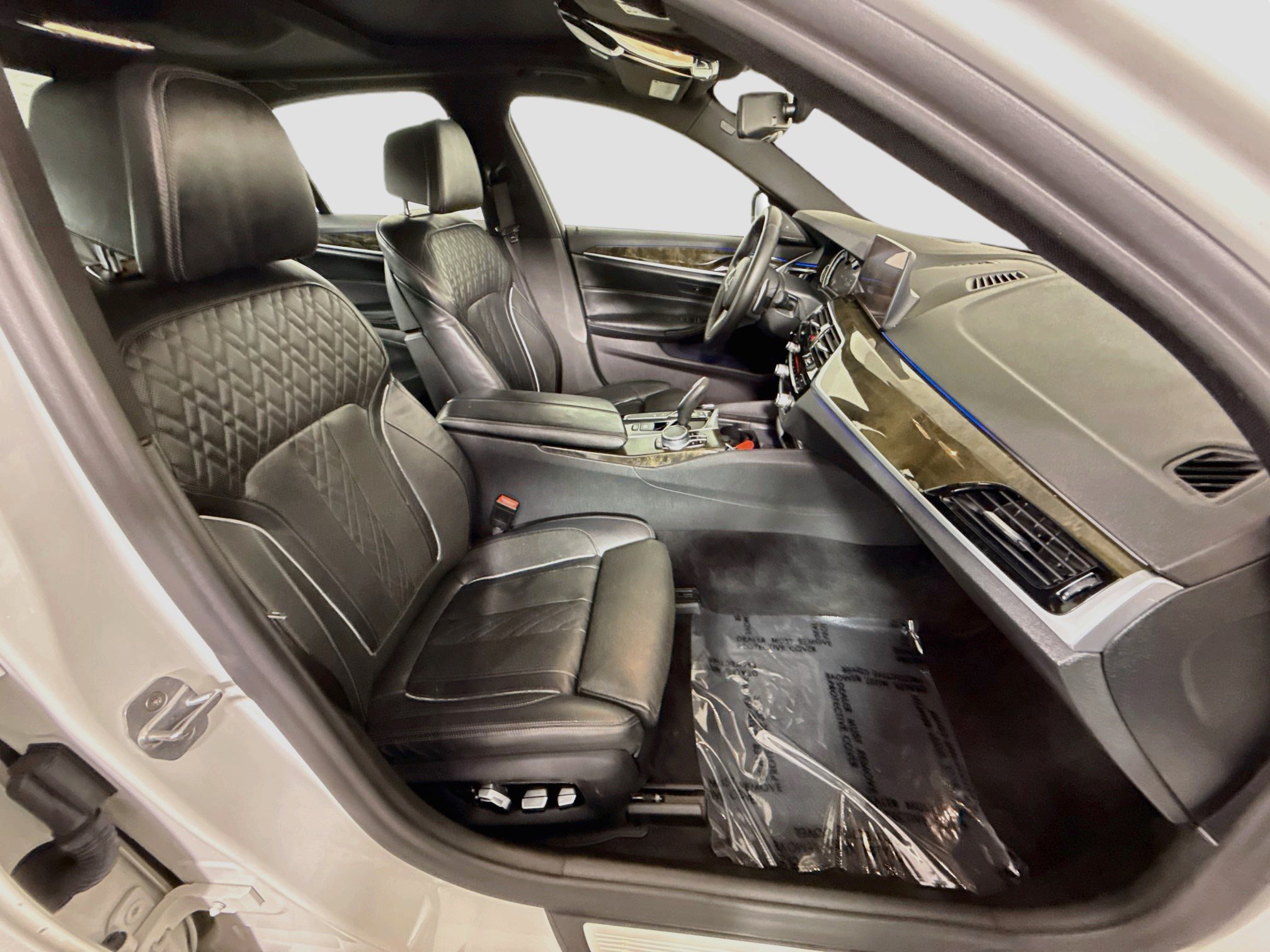 Used 2019 BMW 540i w/ M Sport Package RWD image 29