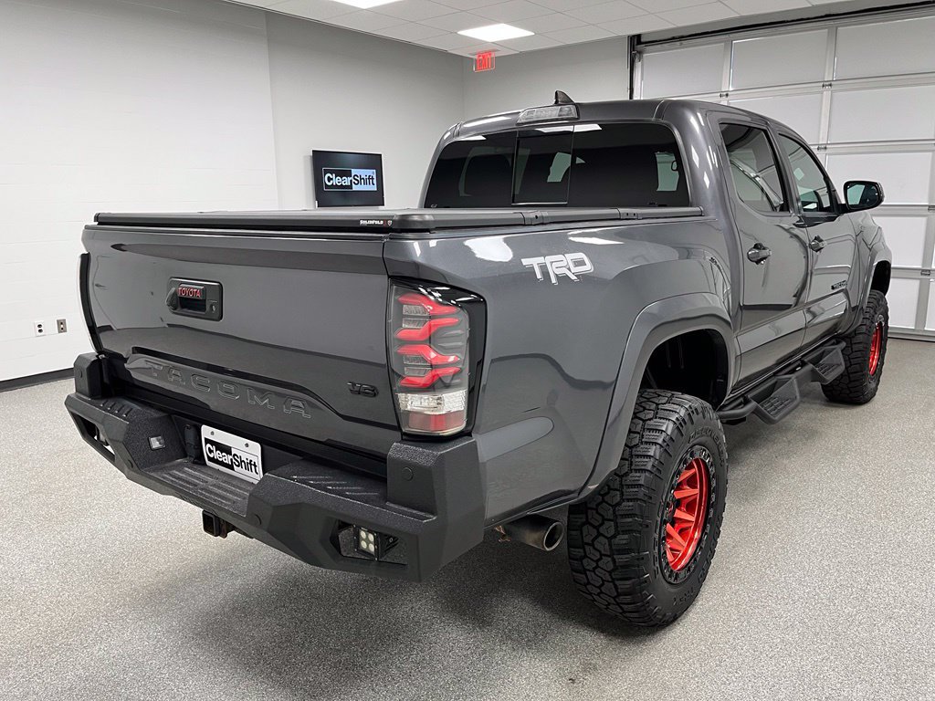 Used 2017 Toyota Tacoma TRD Sport w/ Tow Package (A/T) AWD/4WD image 10