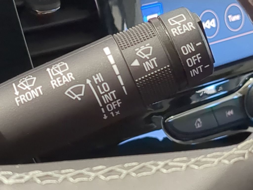 Used 2022 Buick Encore Preferred AWD/4WD image 25