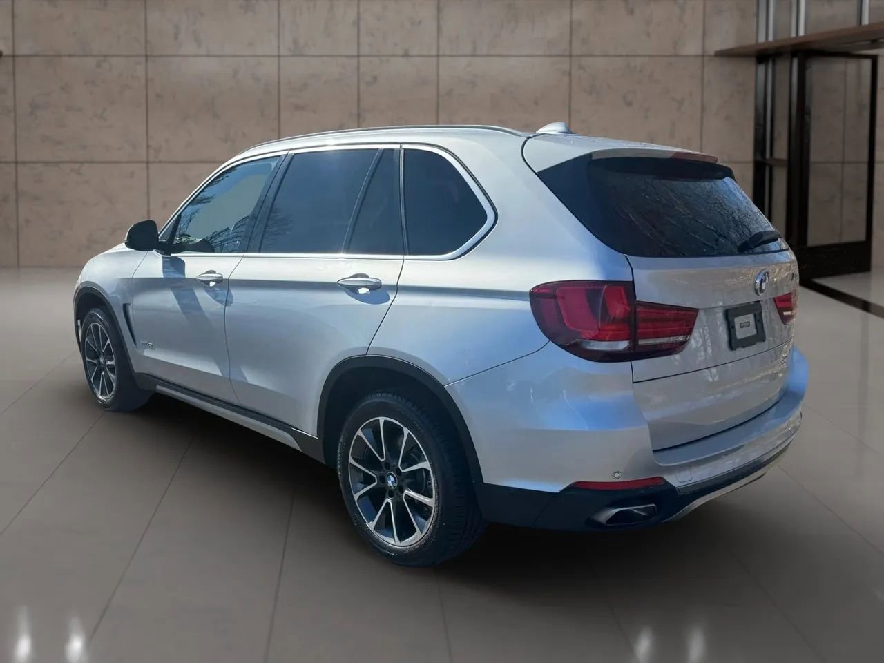 Used 2018 BMW X5 sDrive35i image 4