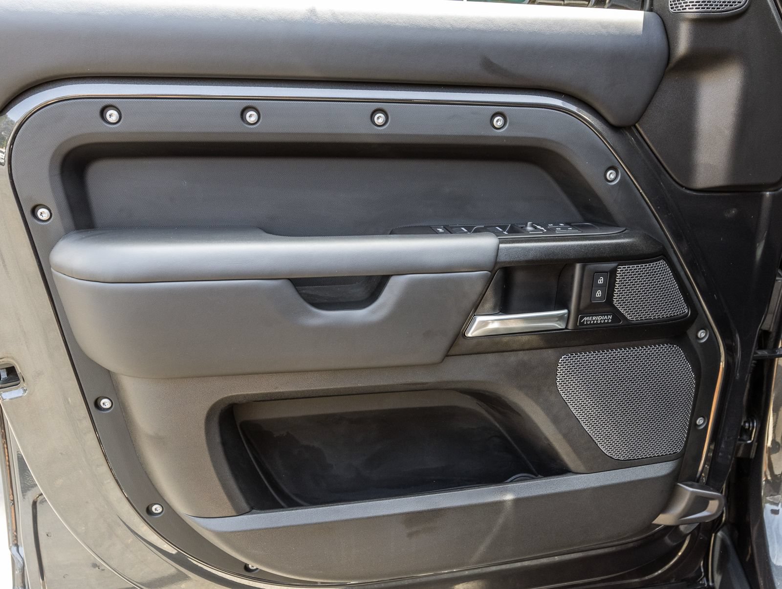 Used 2024 Land Rover Defender 110 Carpathian Edition AWD/4WD image 19