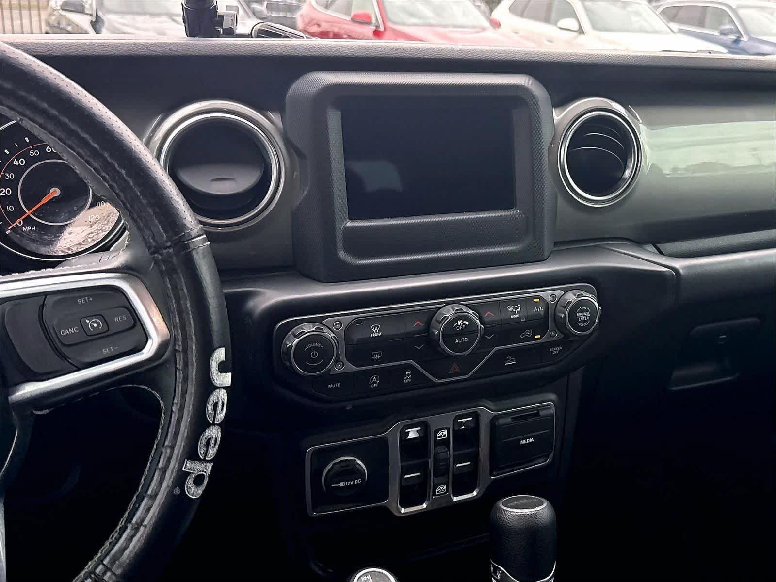 Used 2020 Jeep Gladiator Overland AWD/4WD image 13