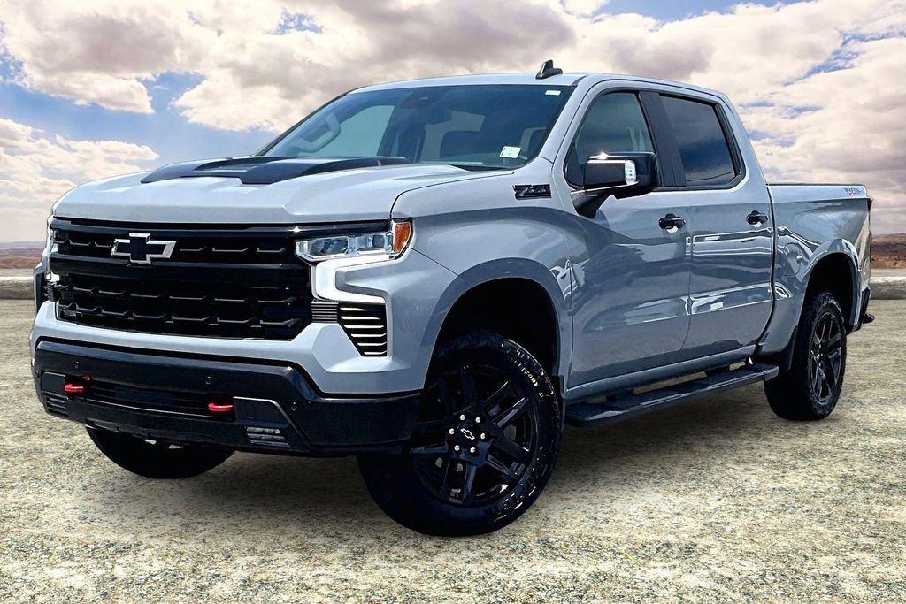 Used 2024 Chevrolet Silverado 1500 LT Trail Boss w/ Convenience Package II AWD/4WD image 3