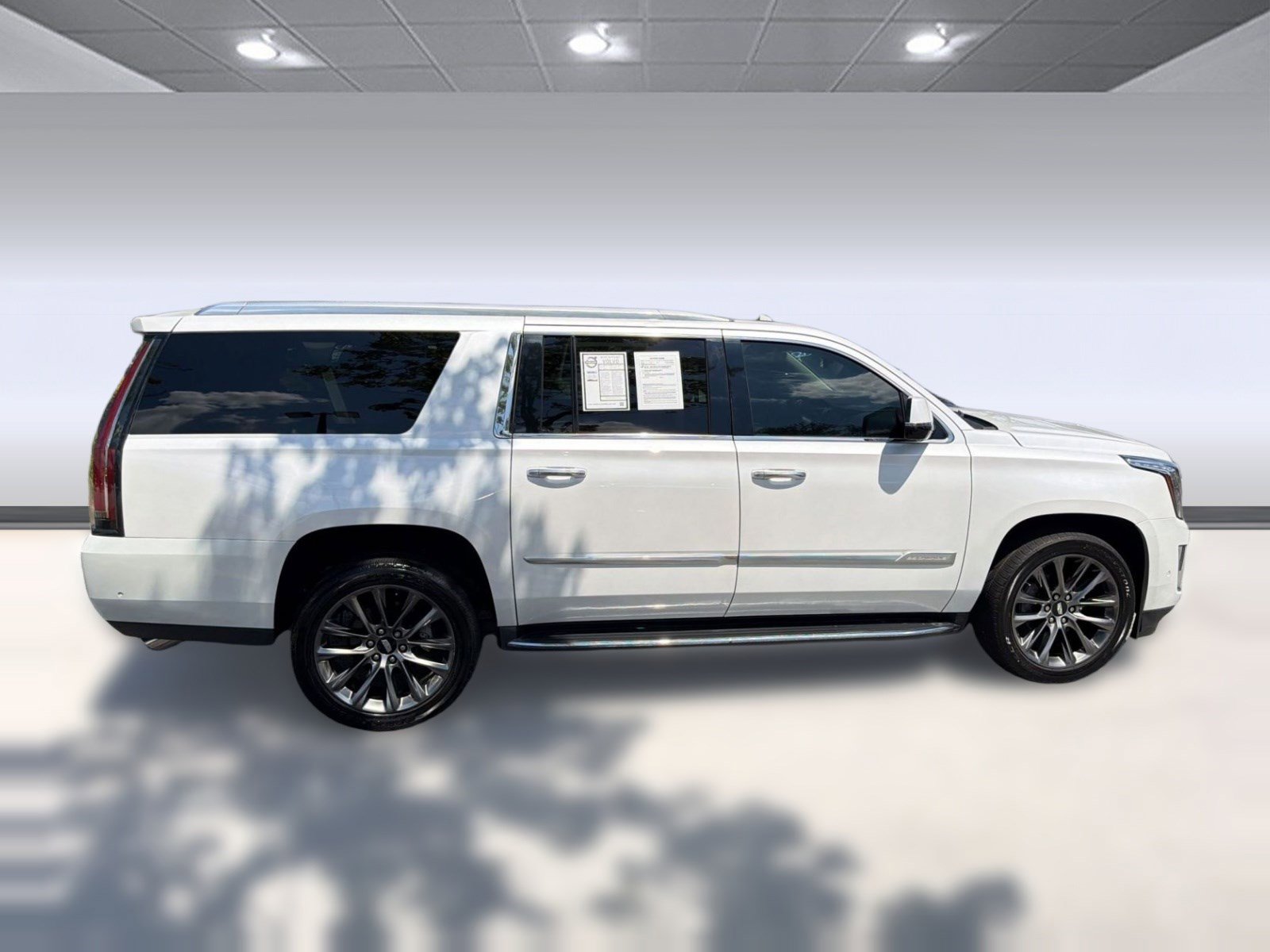 Used 2019 Cadillac Escalade ESV Luxury RWD image 7