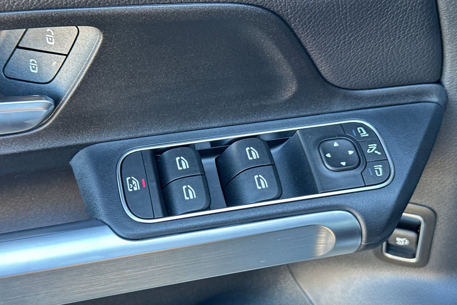 New 2026 Mercedes-Benz GLB 250 image 23