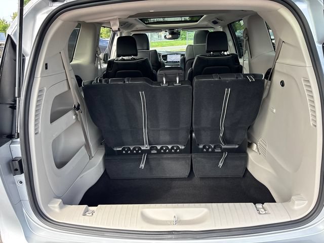 Used 2024 Chrysler Pacifica Limited FWD image 33