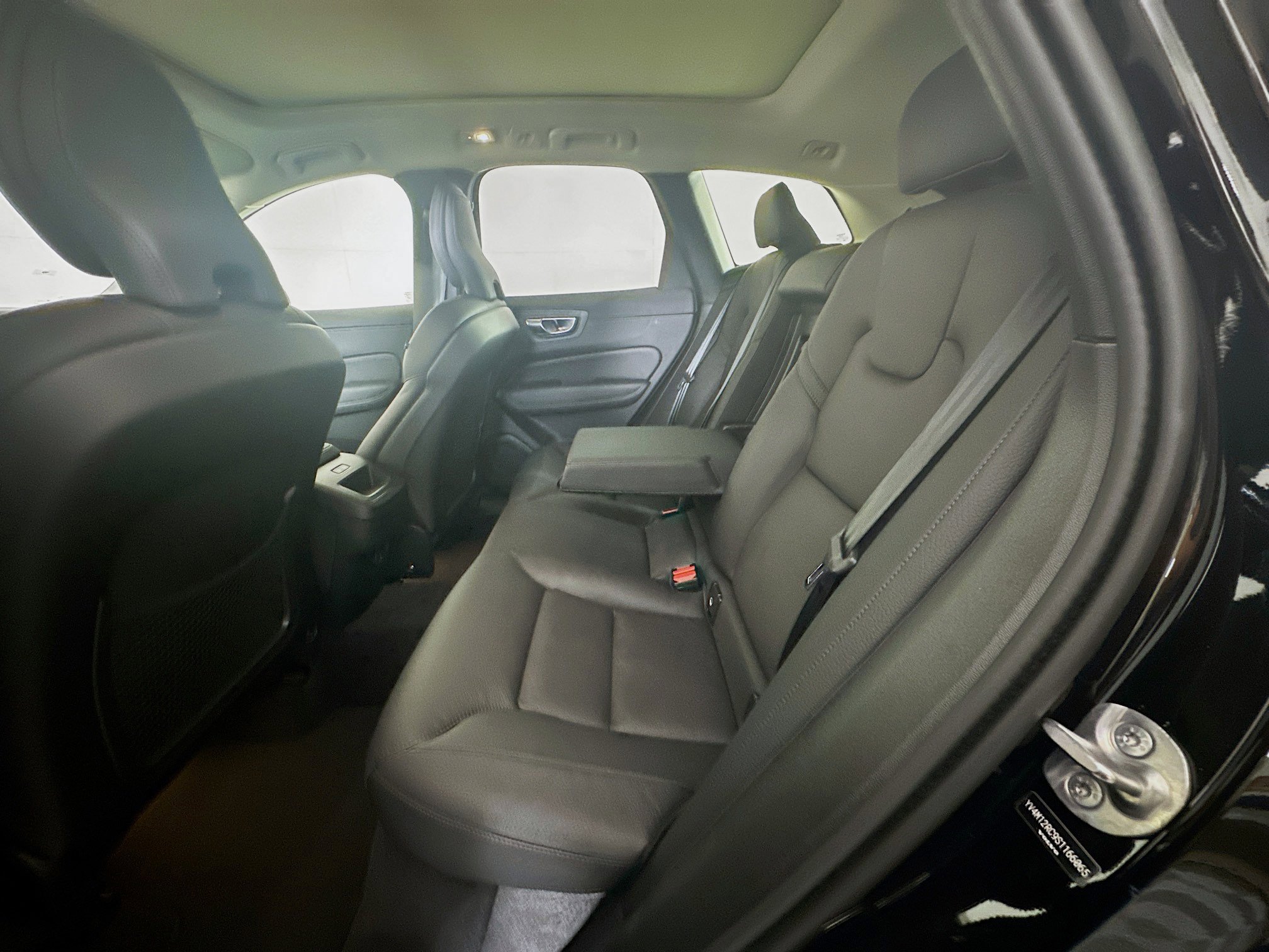 Used 2025 Volvo XC60 B5 Plus image 30