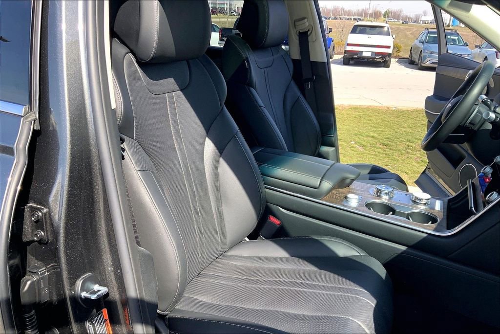 Used 2025 Genesis GV80 2.5T Advanced AWD/4WD image 22
