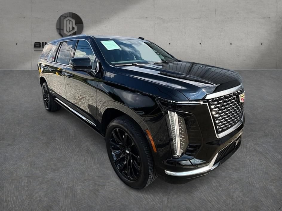 Used 2026 Cadillac Escalade ESV Luxury w/ LPO, Floor Liner Package AWD/4WD image 4