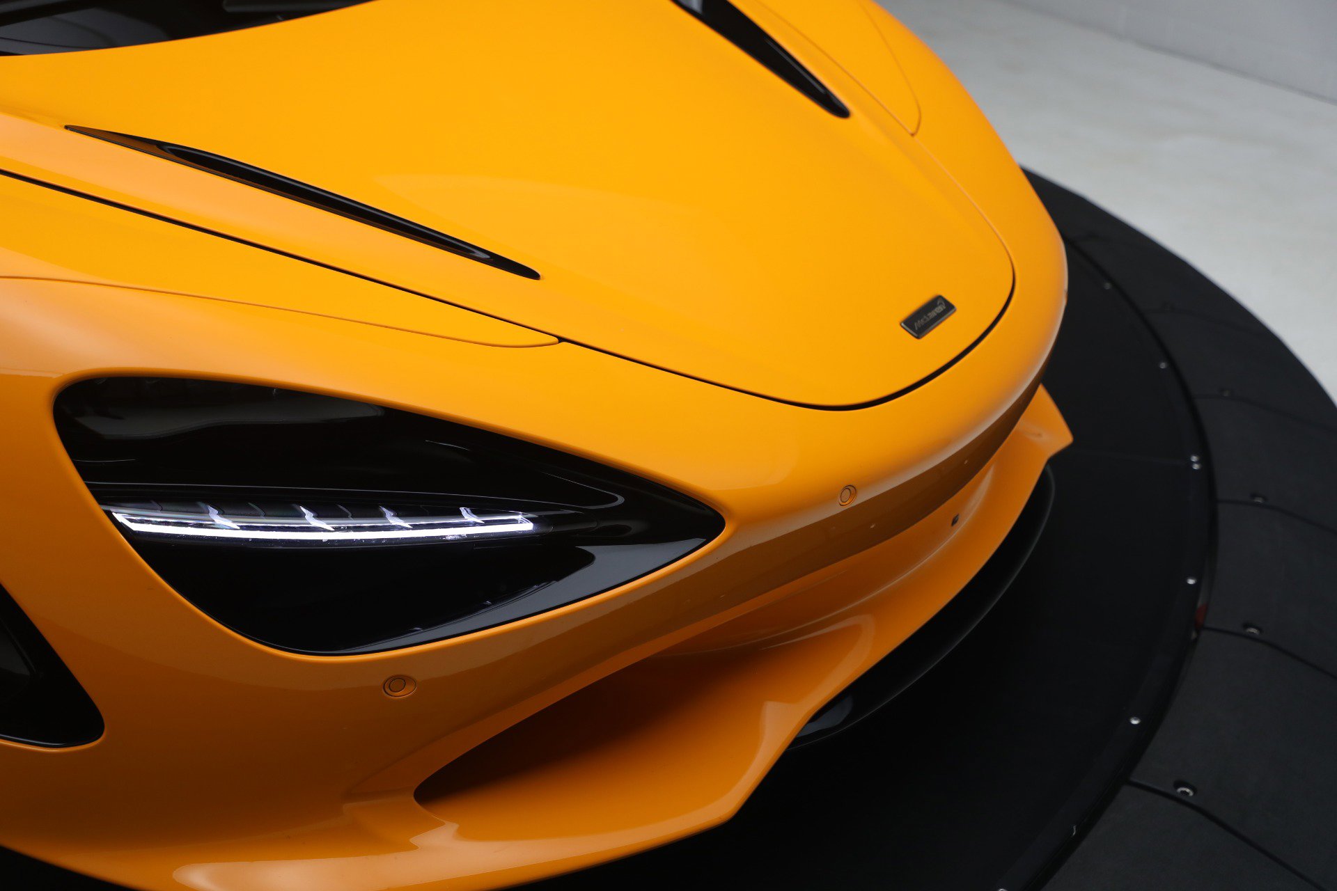 Used 2025 McLaren 750S Spider RWD image 37