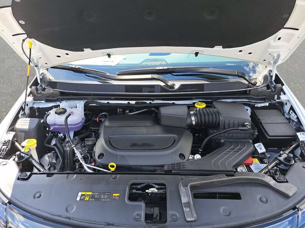 New 2027 Chrysler Pacifica Limited AWD/4WD image 32