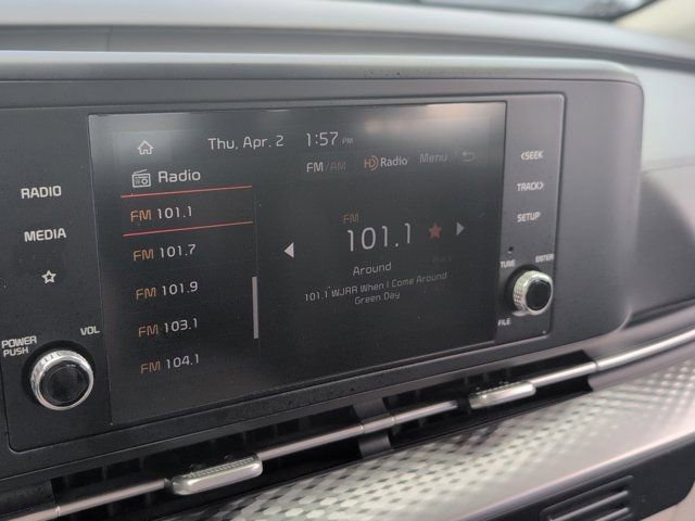 Used 2024 Kia Carnival LX image 18