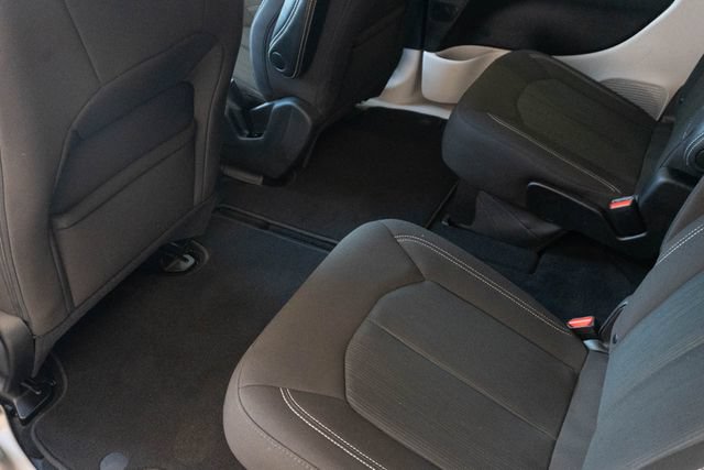 Used 2024 Chrysler Voyager LX FWD image 18