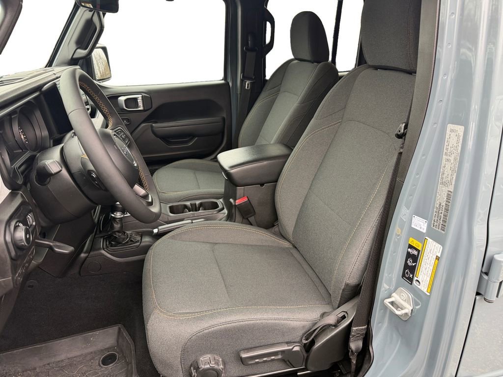 Used 2024 Jeep Wrangler Sport S image 9