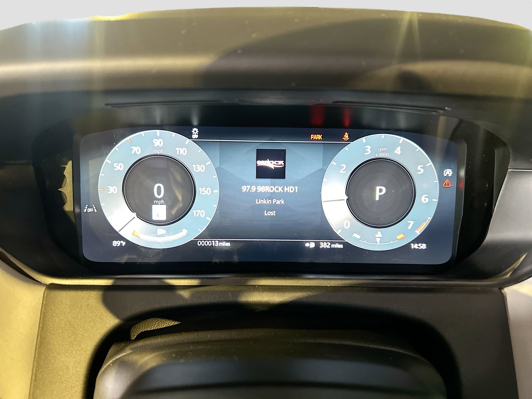 New 2026 Land Rover Range Rover Velar Dynamic SE image 32