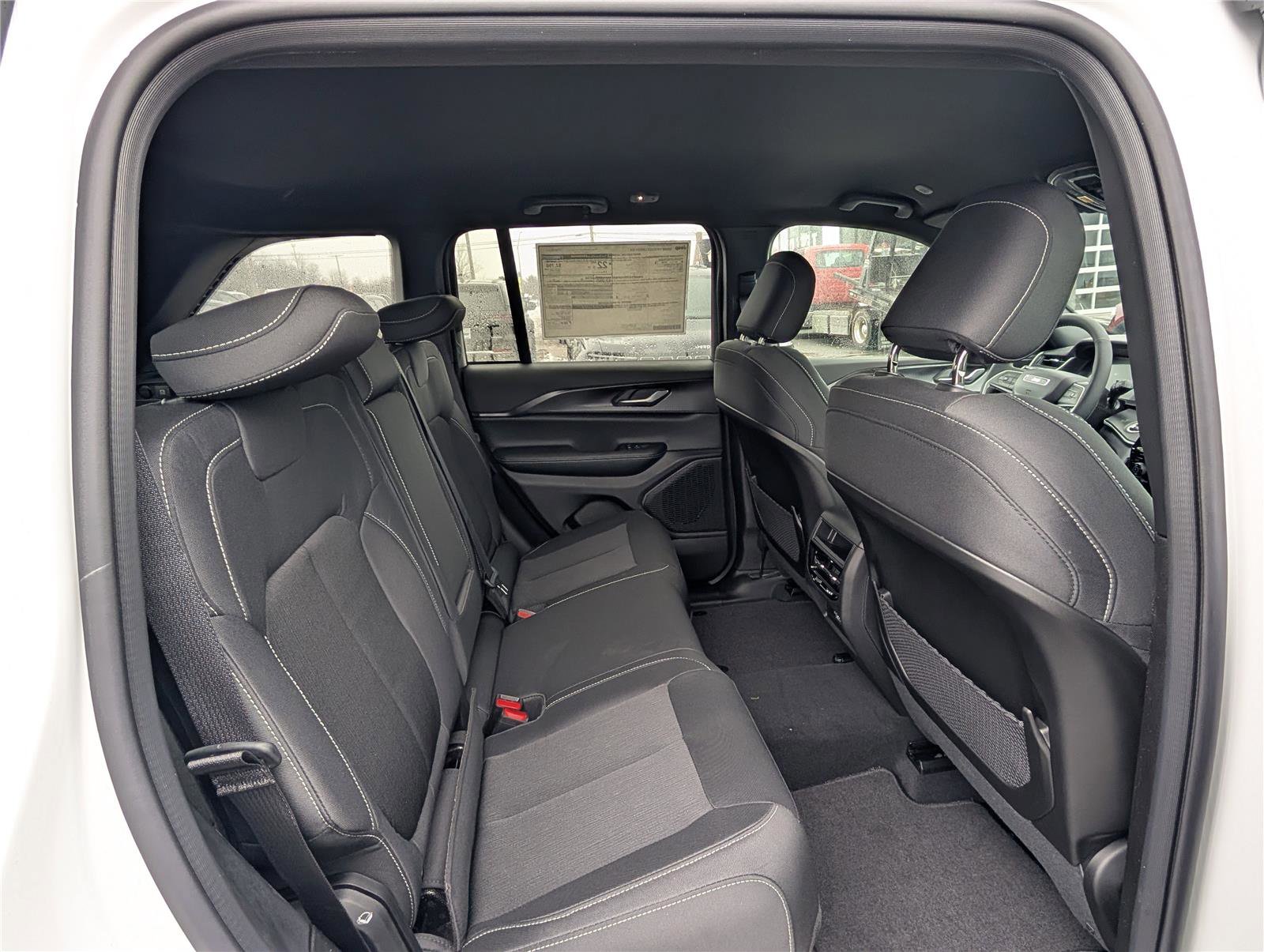 New 2026 Jeep Grand Cherokee Laredo image 7