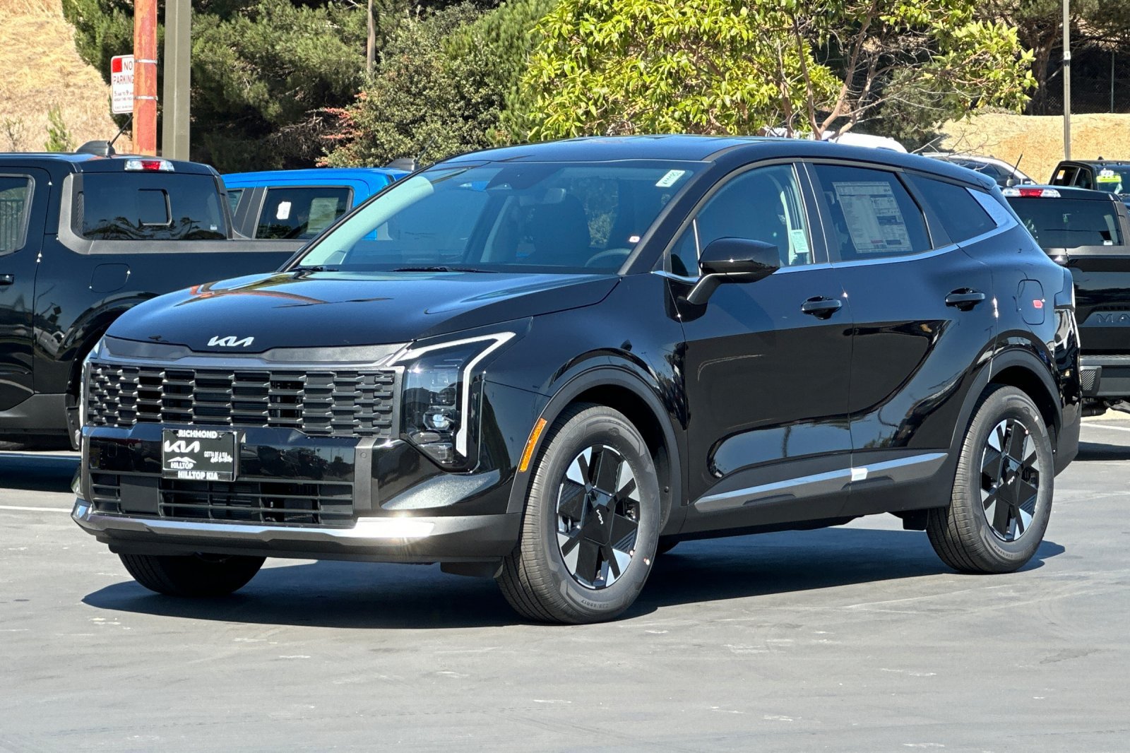 New 2027 Kia Sportage LX FWD image 8