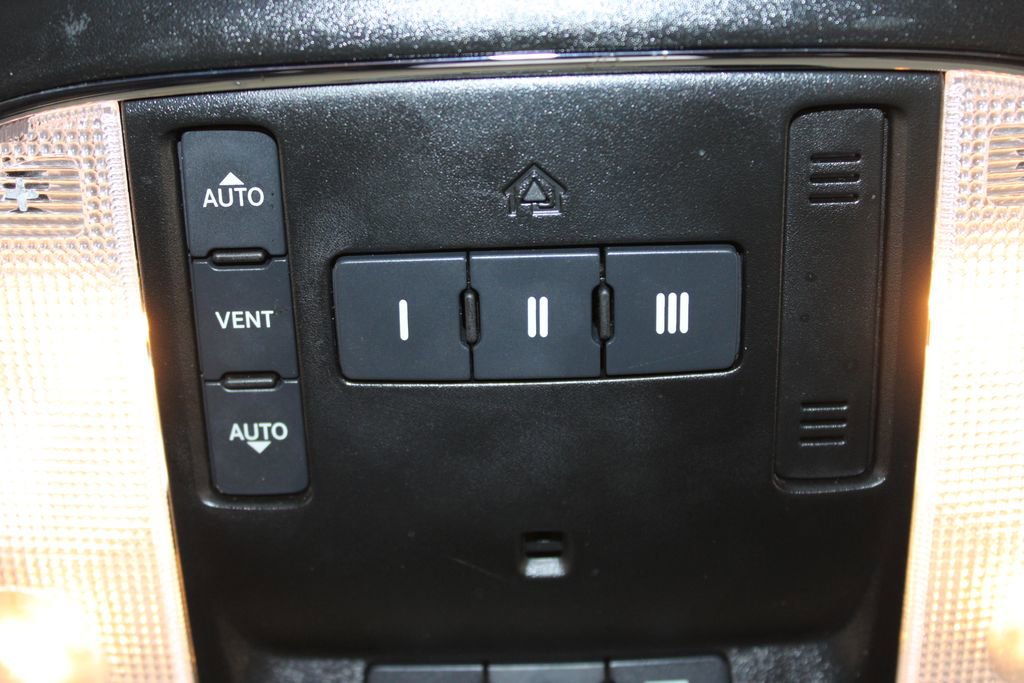 Used 2020 Jeep Grand Cherokee Altitude image 34