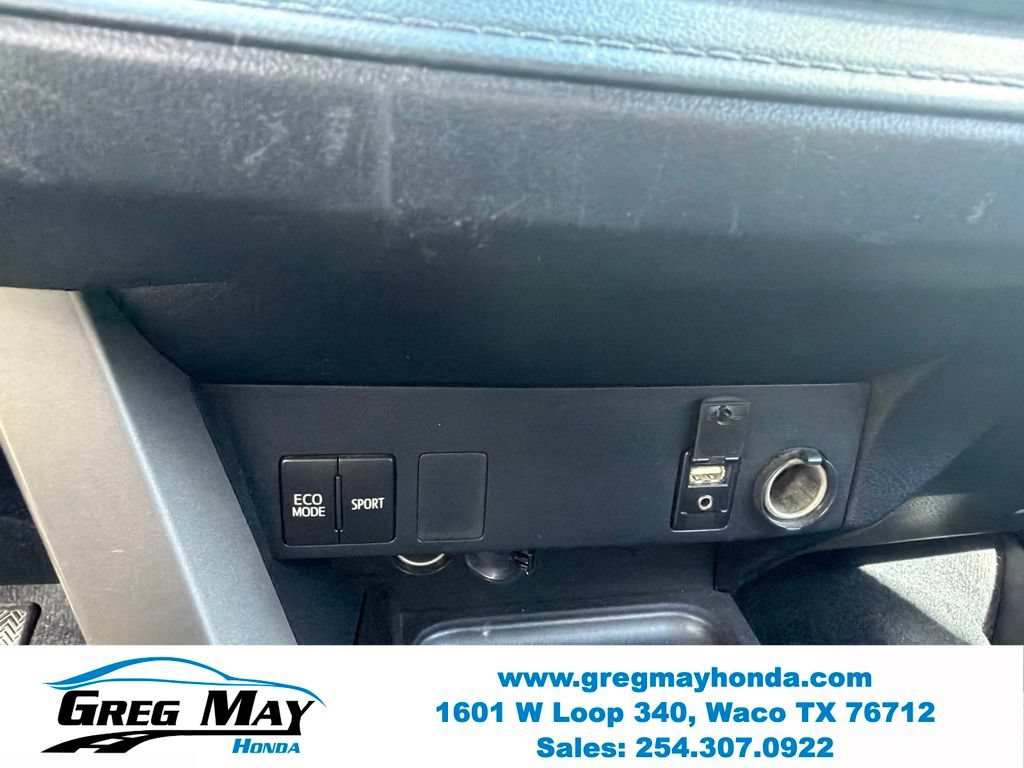 Used 2016 Toyota RAV4 LE FWD image 18