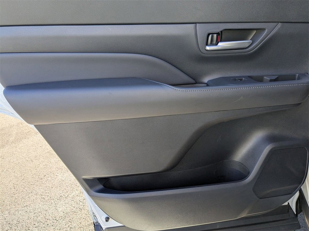 Used 2025 Toyota Grand Highlander FWD image 26