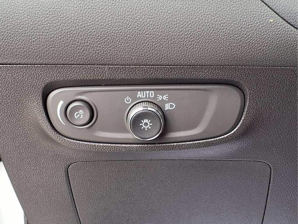 Used 2025 Buick Encore GX Preferred FWD image 19