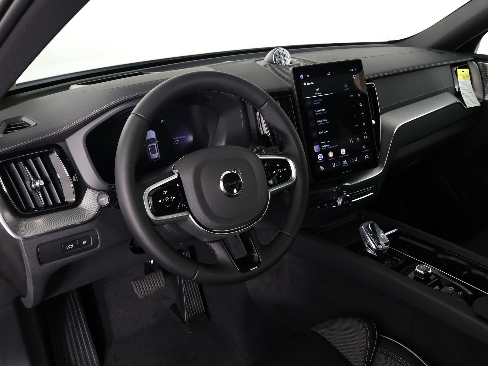 New 2026 Volvo XC60 T8 Polestar w/ Protection Package Premier AWD/4WD image 8
