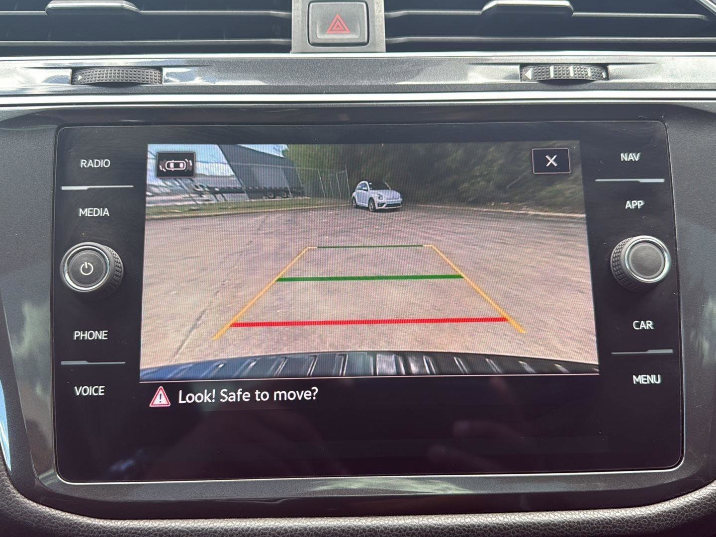 Used 2024 Volkswagen Tiguan SEL R-Line w/ MDO Package, Two-Row image 28