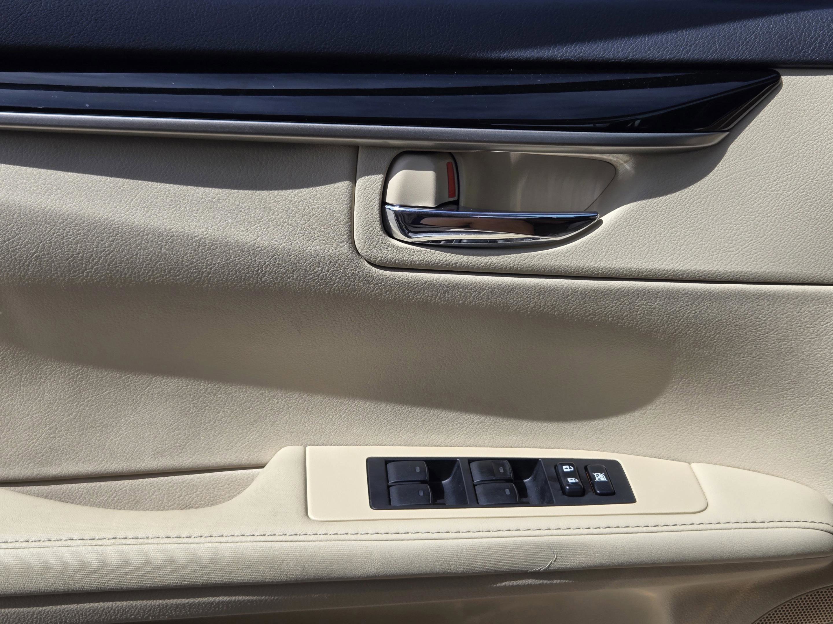 Used 2014 Lexus ES 350 image 23