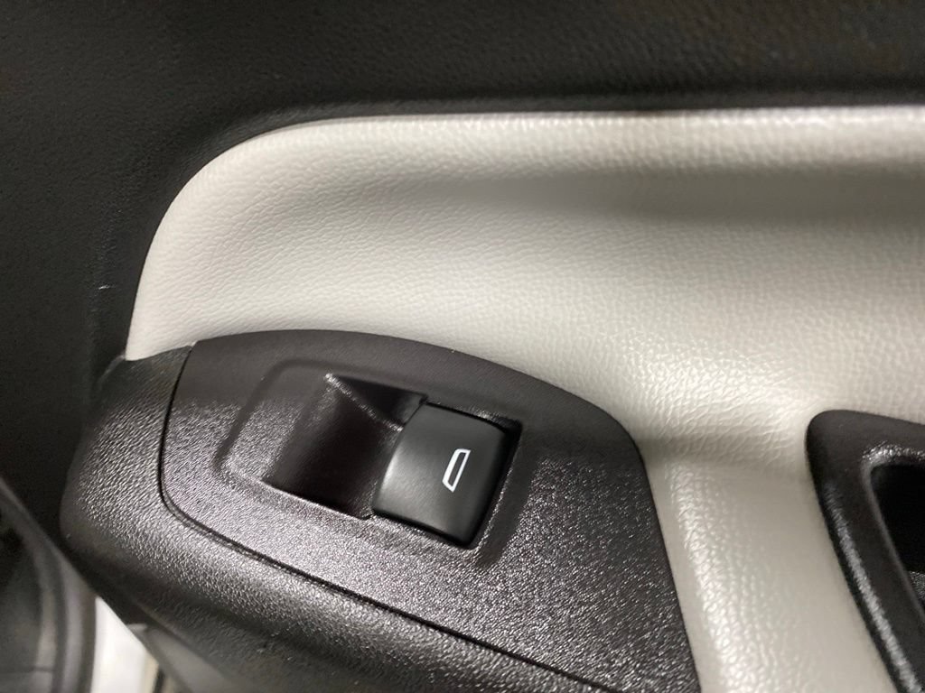 Used 2019 Chevrolet Equinox LS w/ LS Convenience Package AWD/4WD image 14