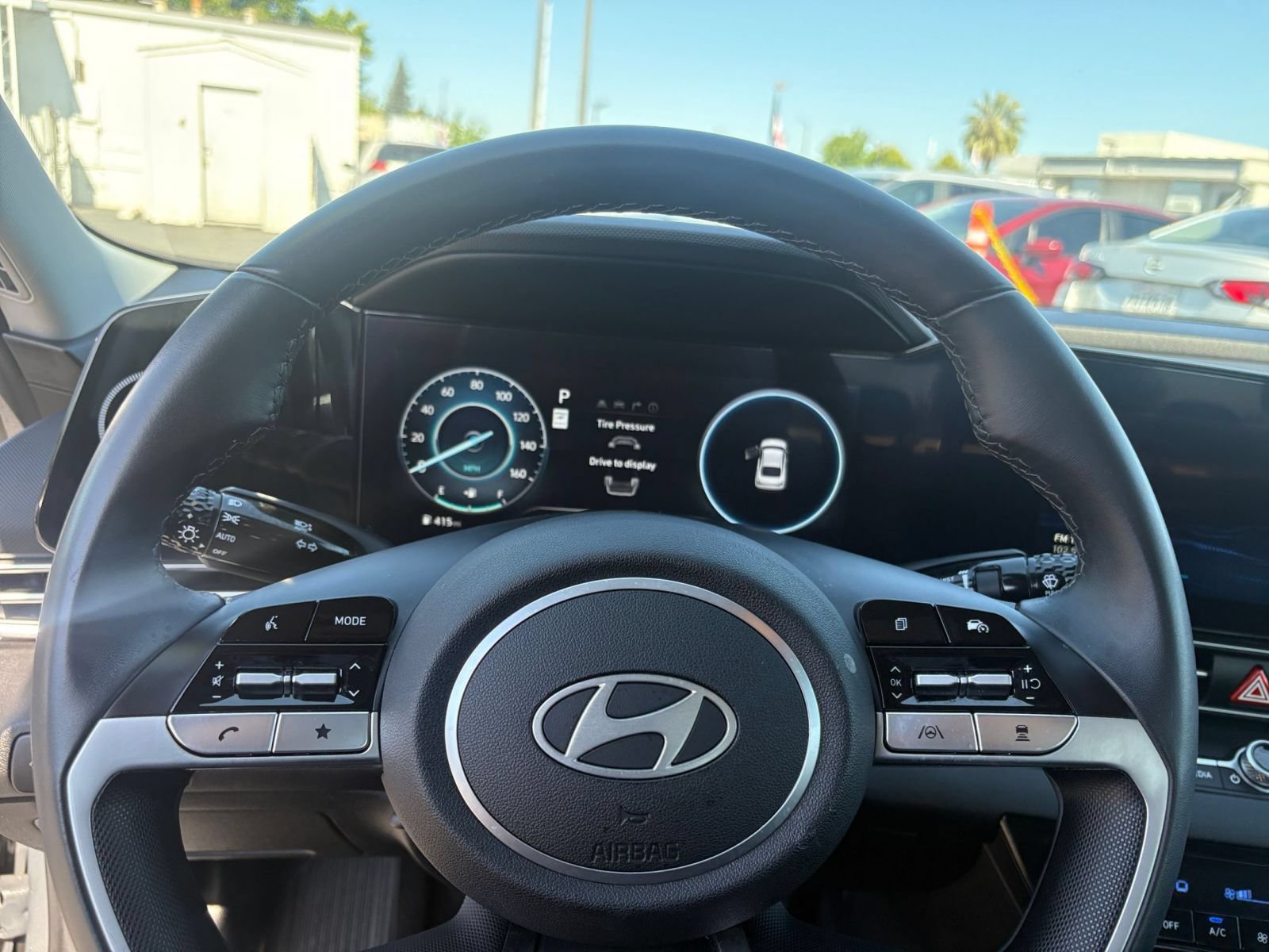 Used 2025 Hyundai Elantra SEL FWD image 28