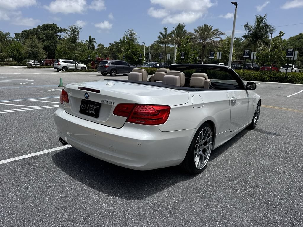 Used 2012 BMW 328i Convertible RWD image 3