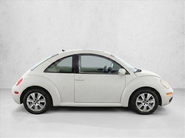 Used 2010 Volkswagen Beetle Coupe FWD image 8