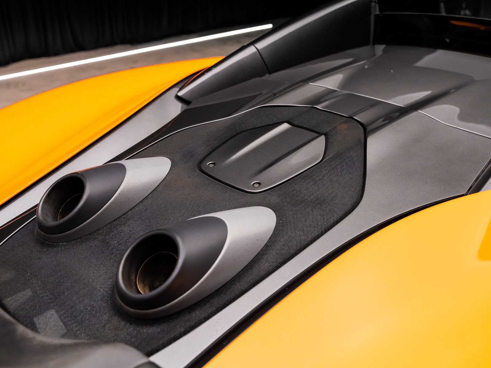 Used 2020 McLaren 600LT Spider RWD image 40