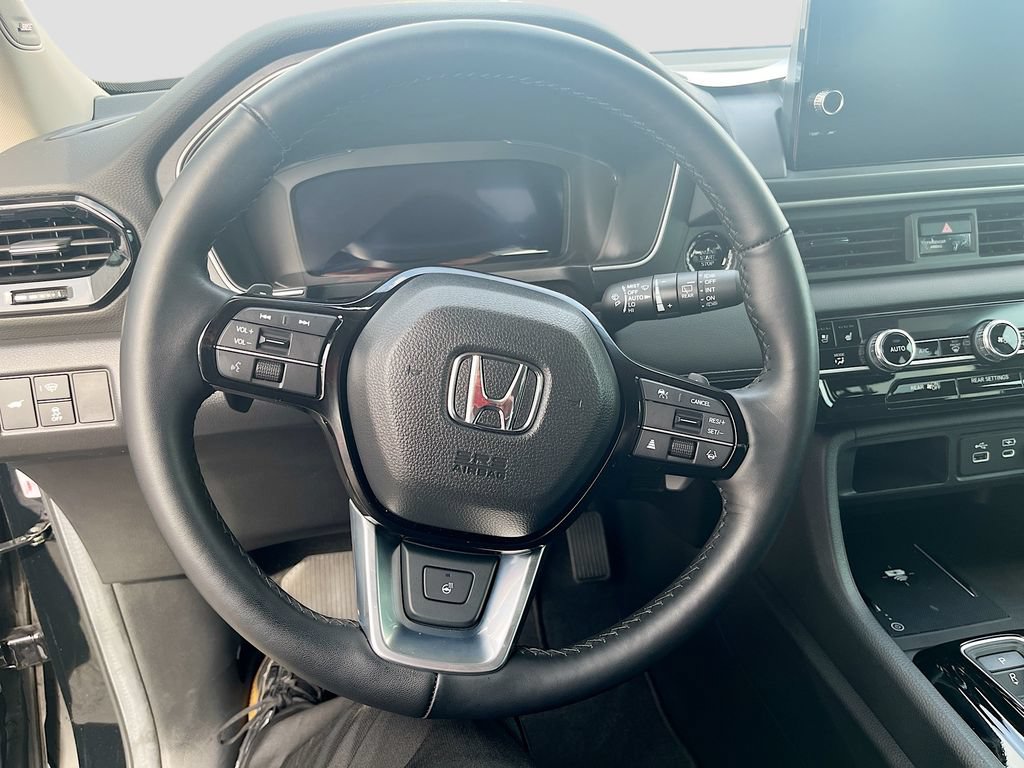 Used 2025 Honda Pilot Elite image 11