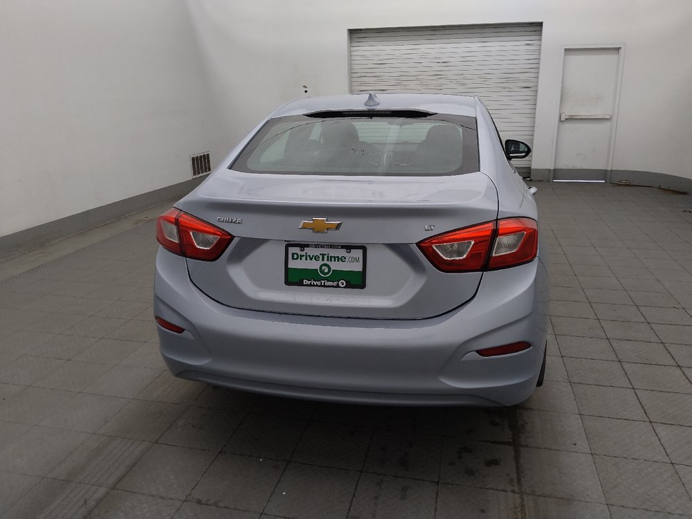 Used 2018 Chevrolet Cruze LT w/ Convenience Package FWD image 7