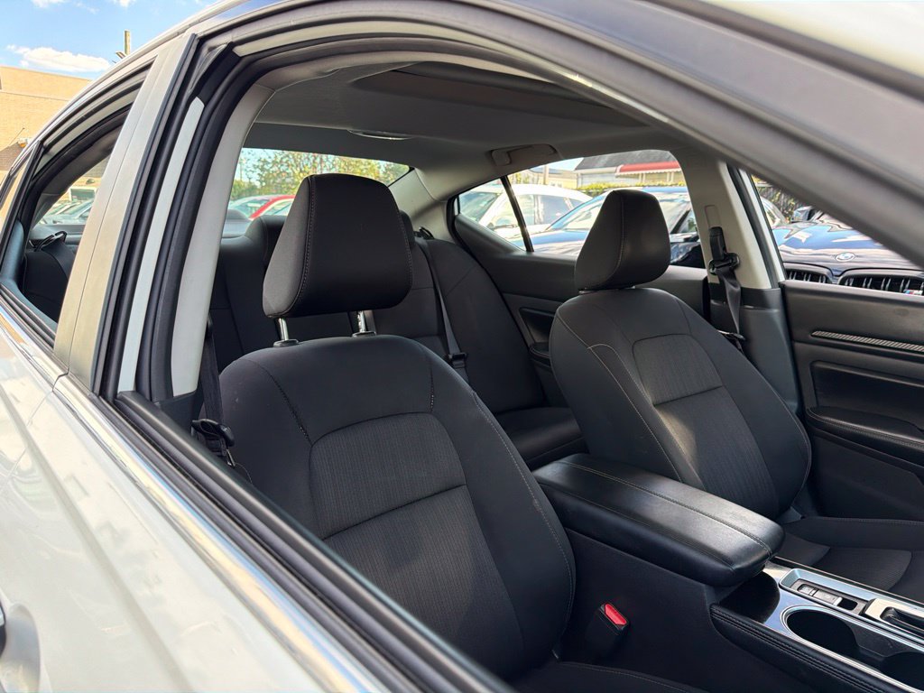 Used 2024 Nissan Altima 2.5 SV w/ SV Premium Package AWD/4WD image 12