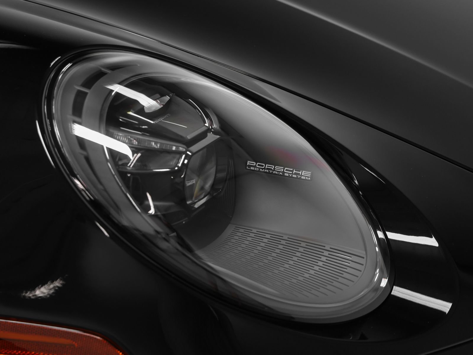 Certified 2025 Porsche 911 Turbo S AWD/4WD image 28