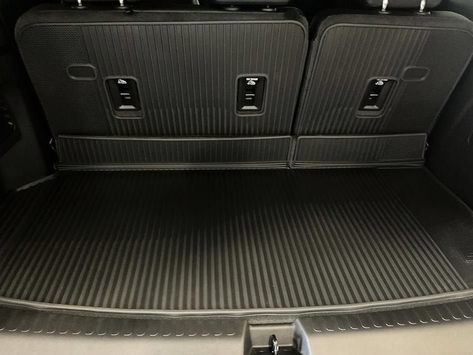 New 2026 Chevrolet Traverse High Country w/ LPO, Floor Liner Package AWD/4WD image 16