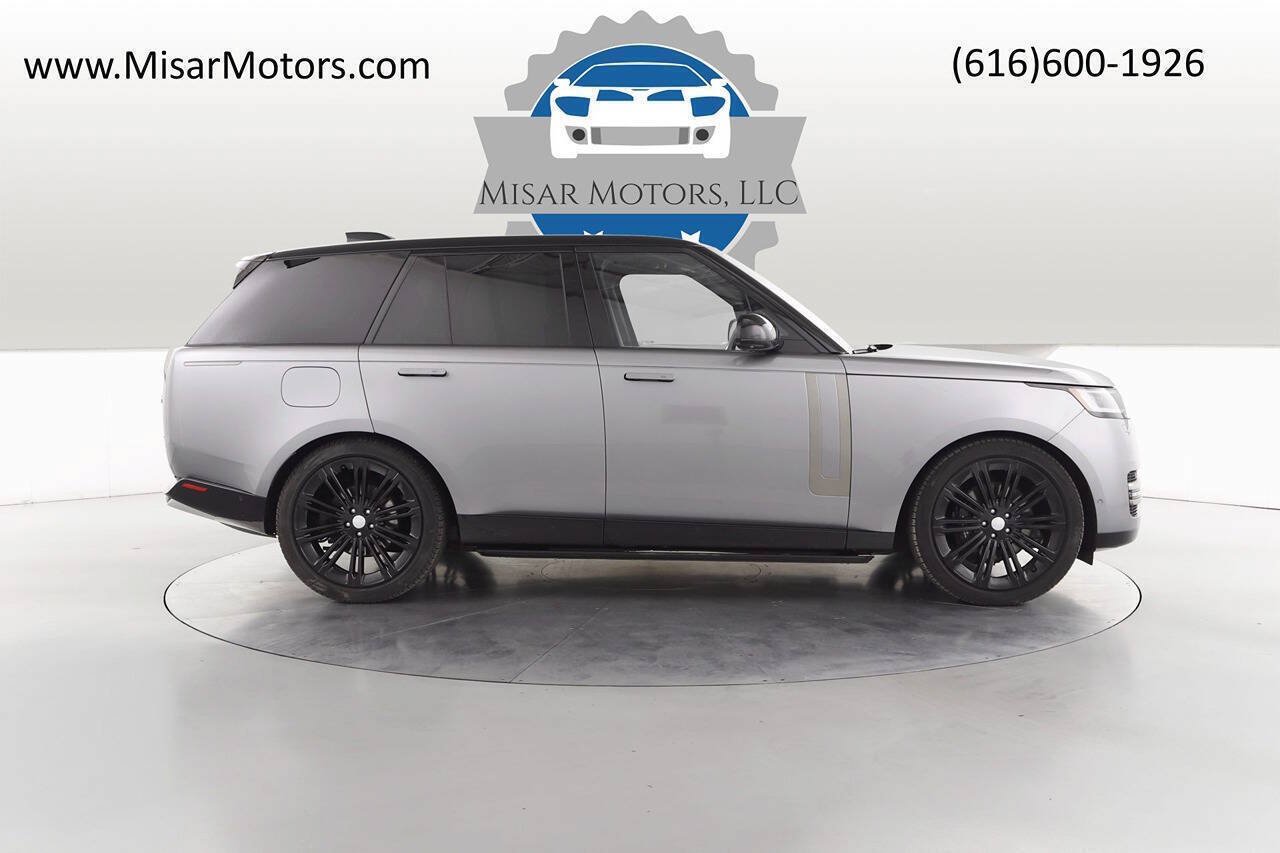 Used 2023 Land Rover Range Rover SE AWD/4WD image 2